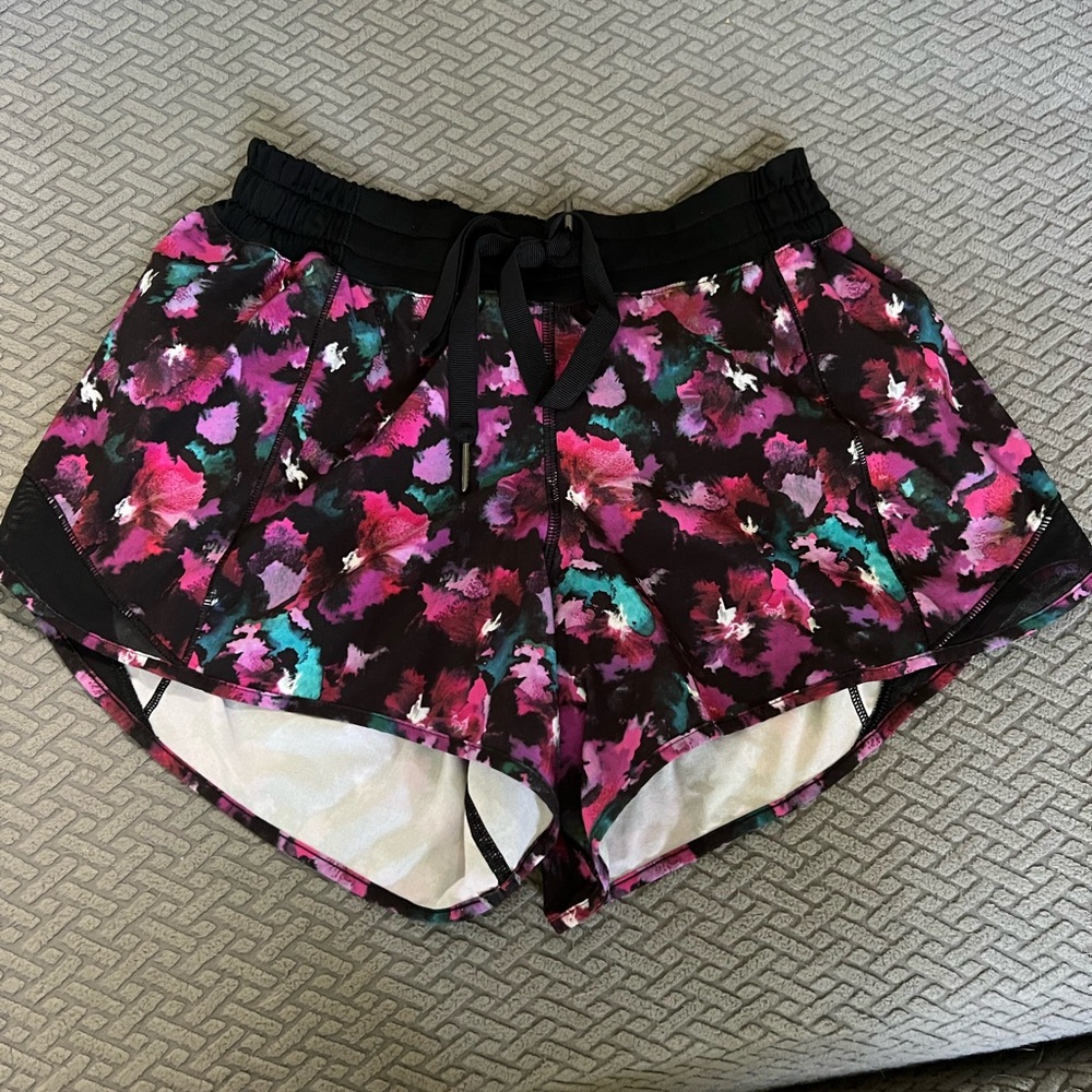 Lululemon Hotty Hot 4